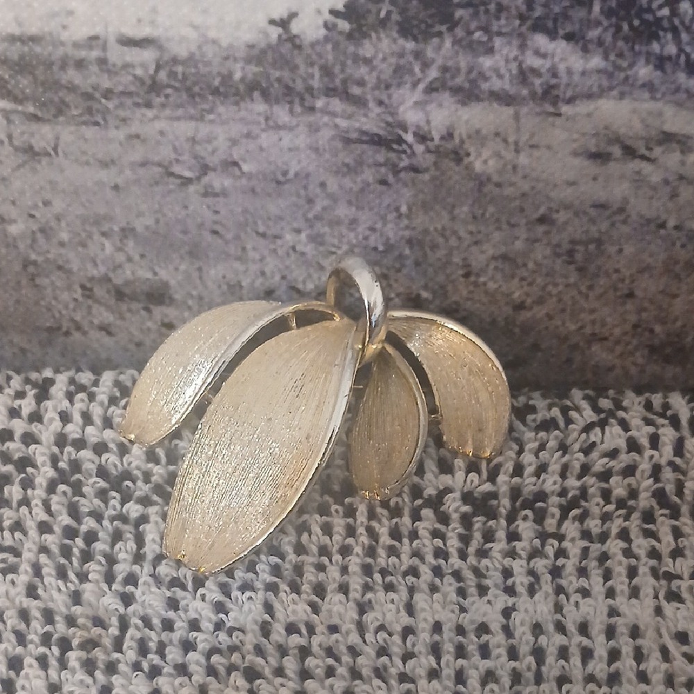 Vintage Tara Silver Floral Brooch